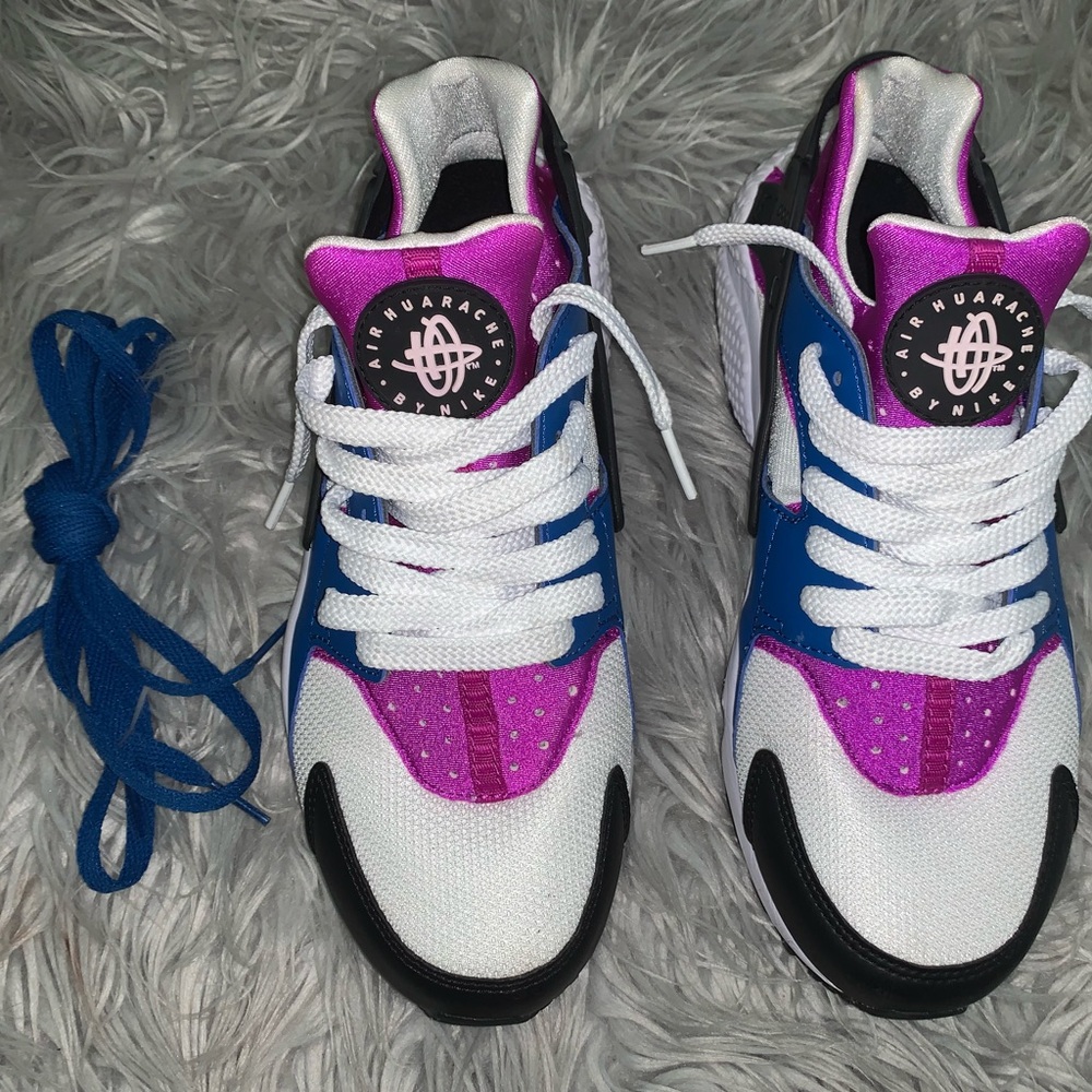 Nike huarache shoes